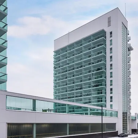 Trendy Homes With Free Parking * オウル